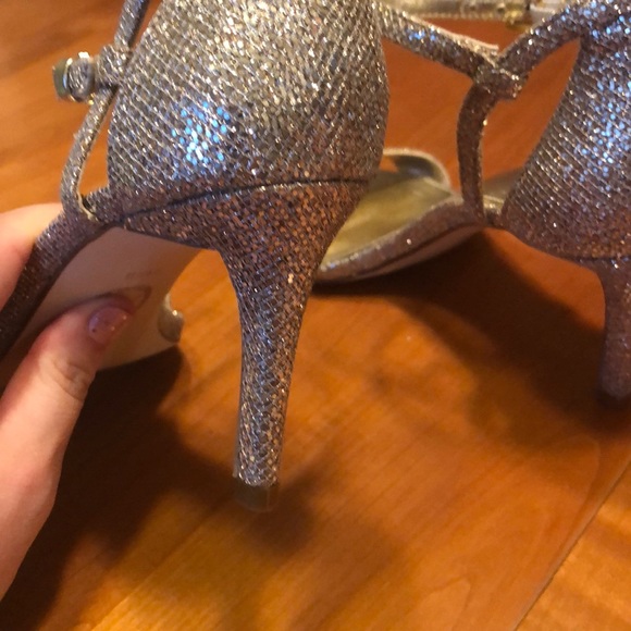 NWOT MICHAEL KORS 6.5 GOLD STILLETOS - Picture 9 of 9